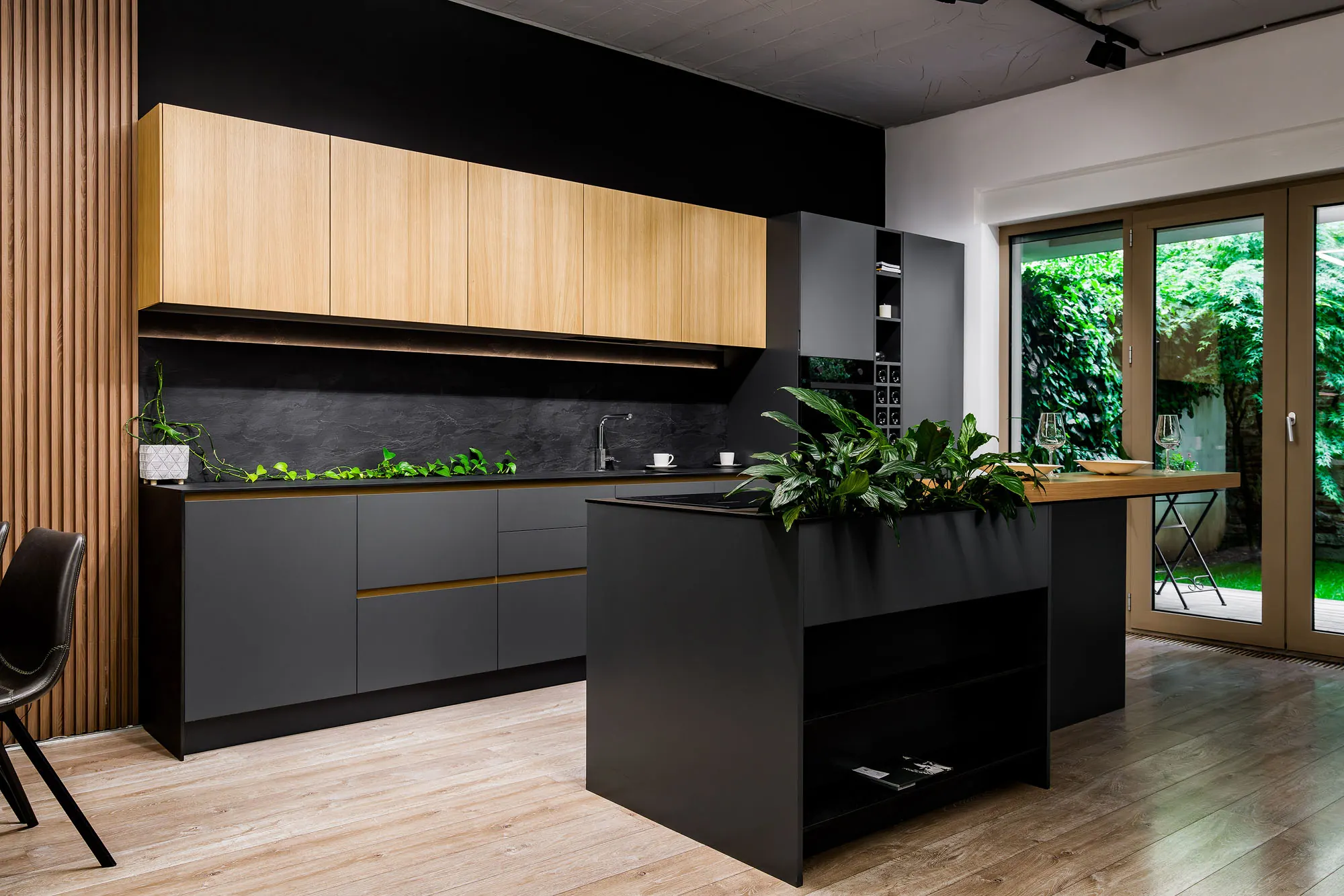 Suite kitchen, top floor